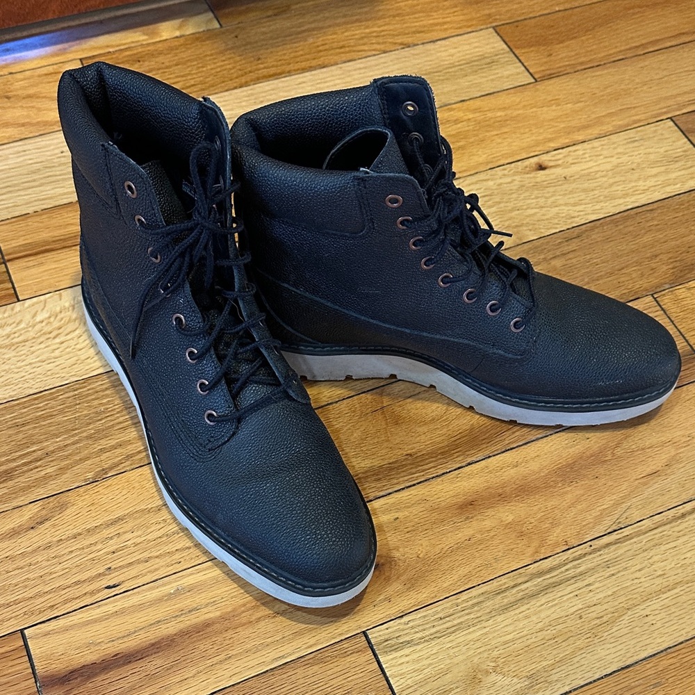 Timberland Black Pebbled Leather Boots